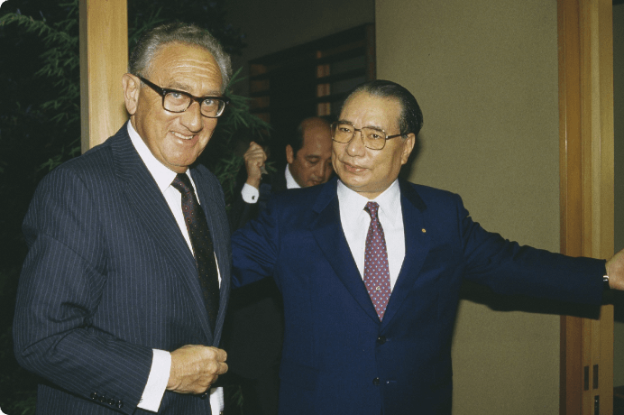 画像:対話は尽きることなく翌日も語り合われた (1986年9月3日、東京)